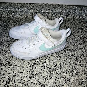 Nike Court Borough Low